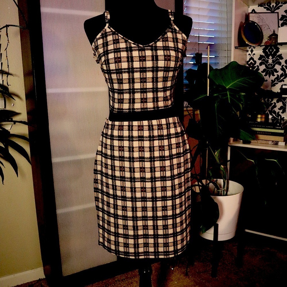 Top and Mini Skirt Crop Set - Picture 2 of 4